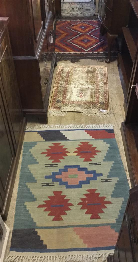 4 Rugs